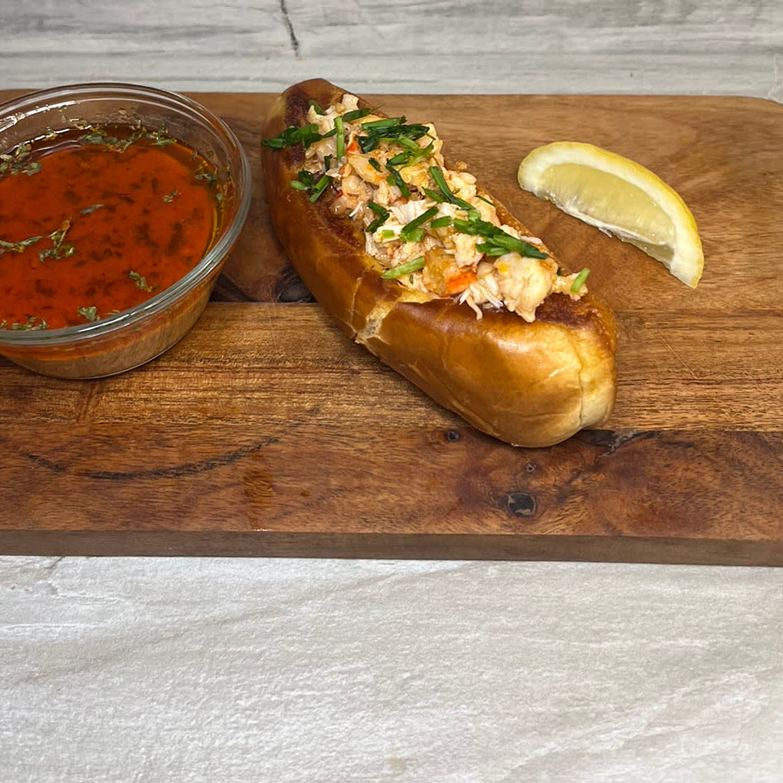 Lobster Roll w/ Spicy Butter Dipping sauce 