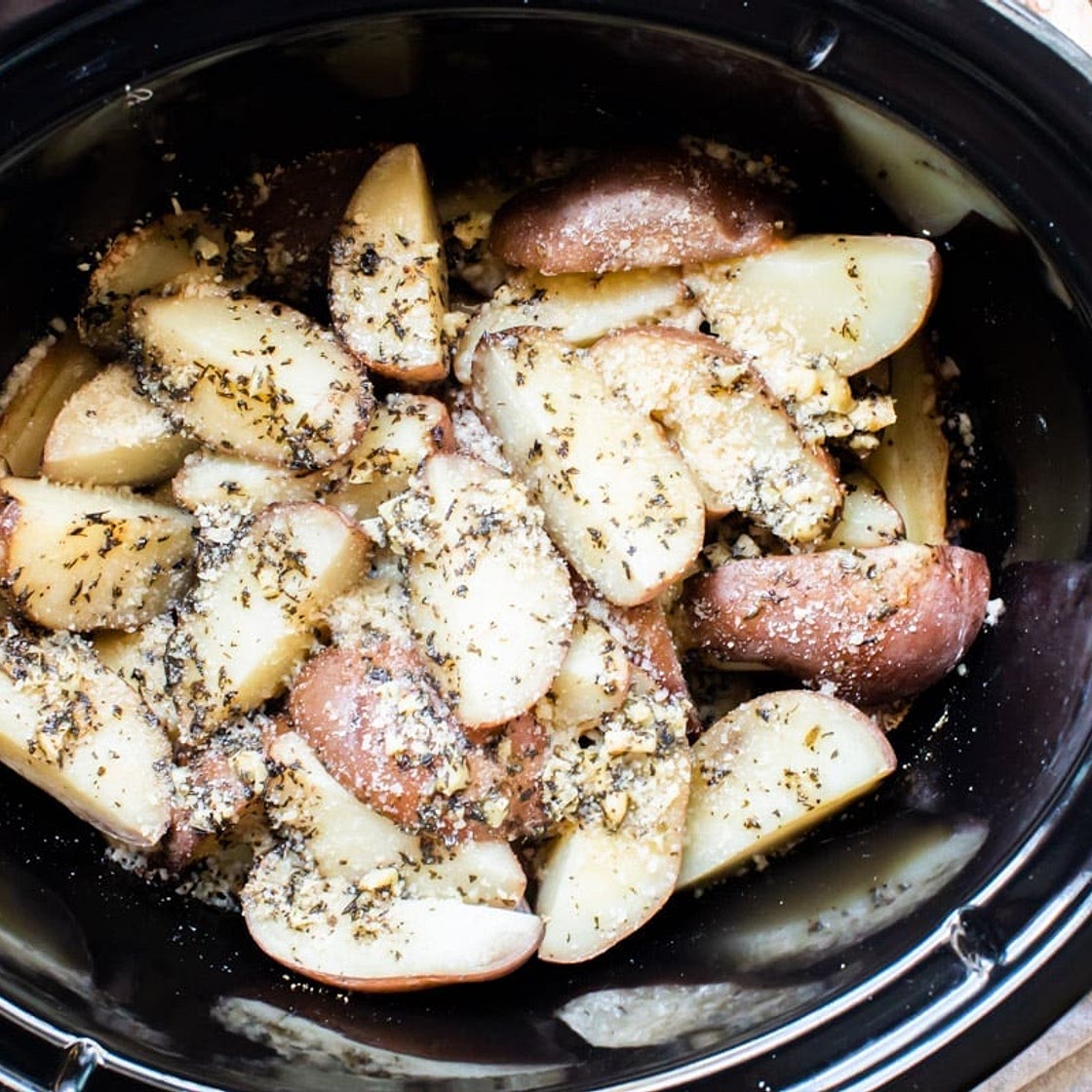 Slow Cooker Garlic Parmesan Potatoes
