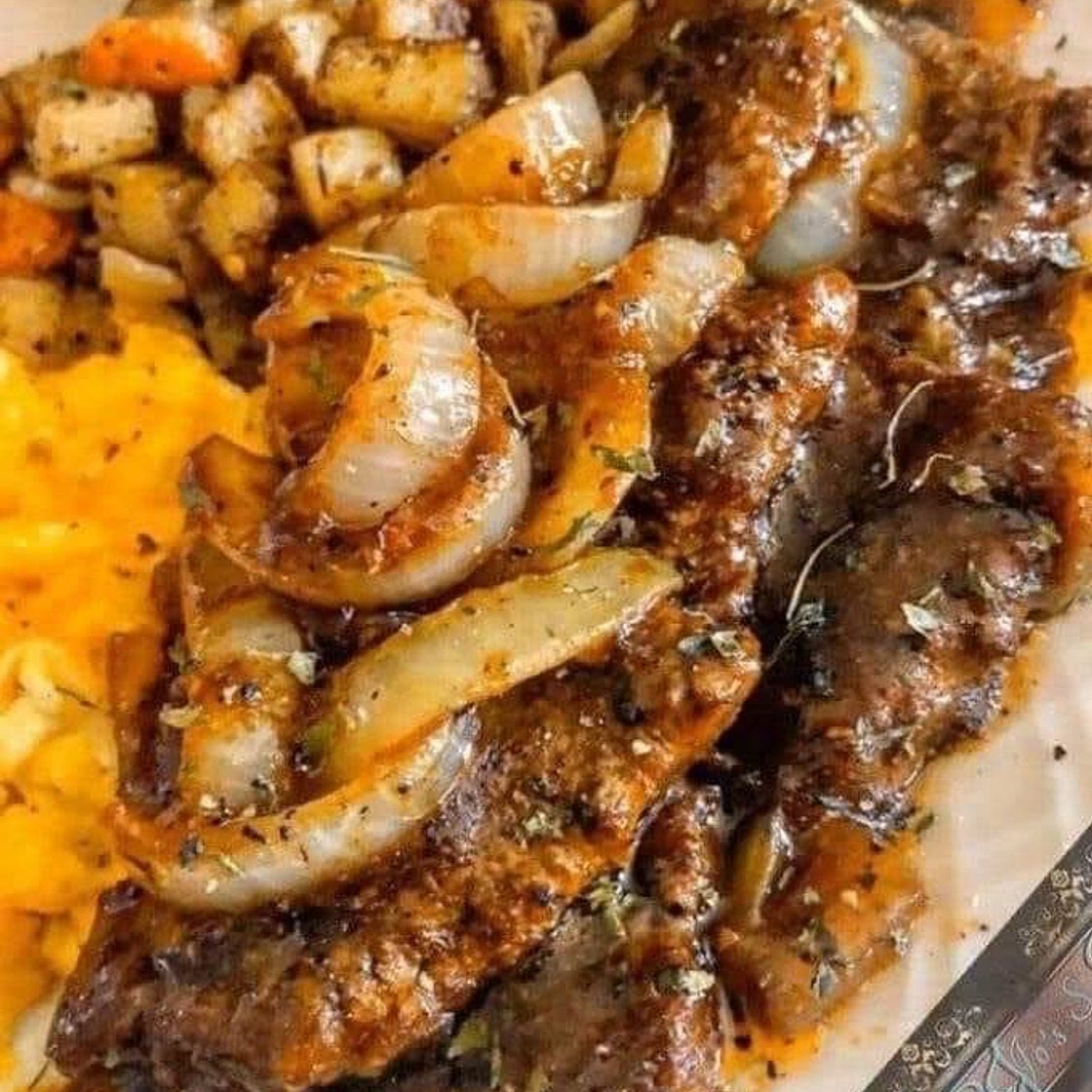 Cubed Steak with Onion Gravy 