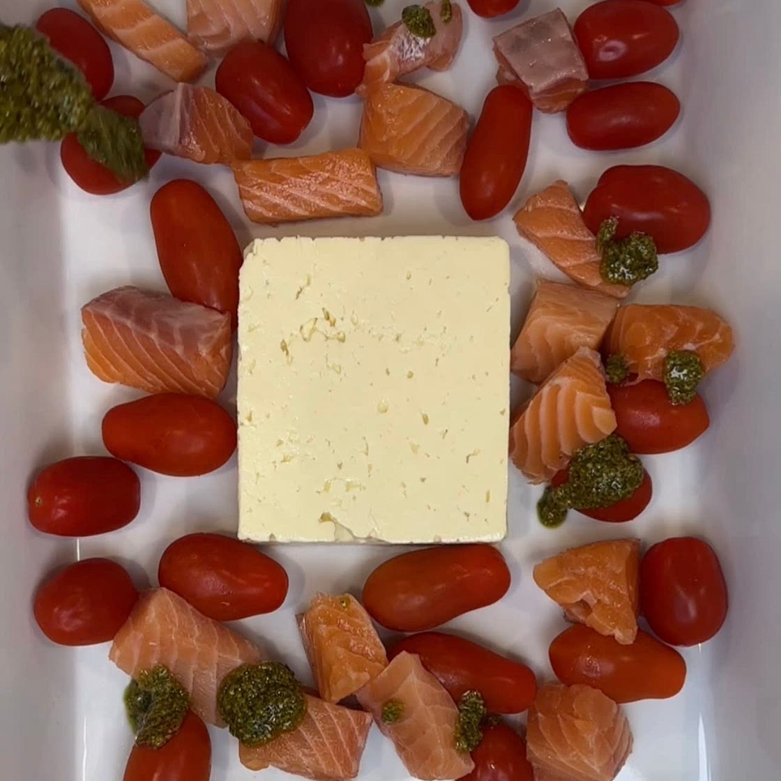 Creamy pesto salmon feta pasta tray bake