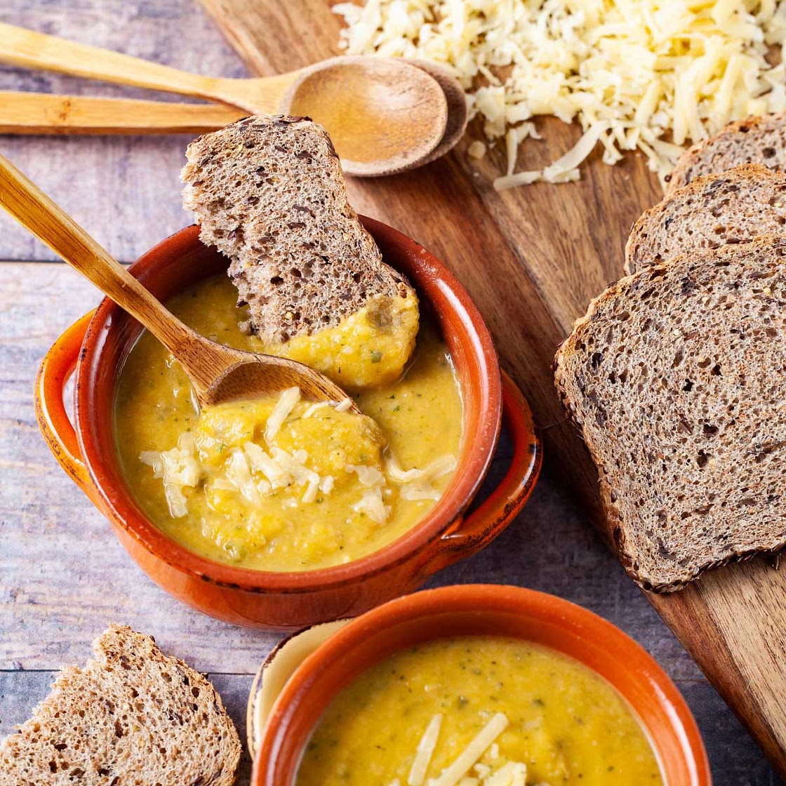 Healthy Butternut Squash, Zucchini and Rosemary Soup