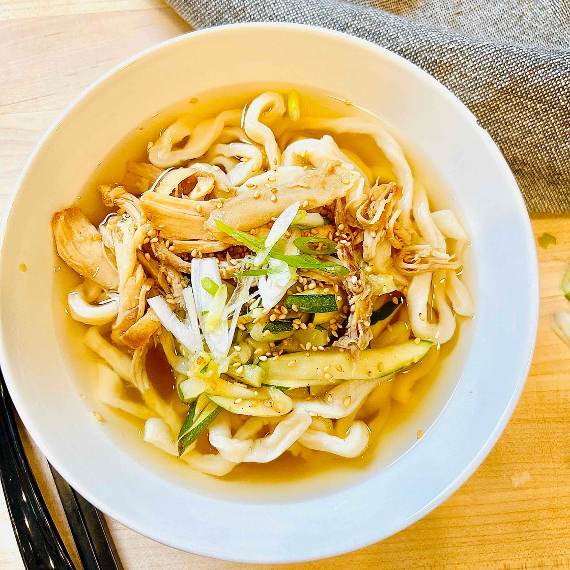Korean Knife Cut Noodle Soup (Kalguksu)