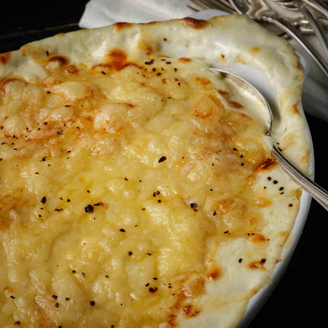 Cheesy Scalloped Potatoes Casserole with Gruyere