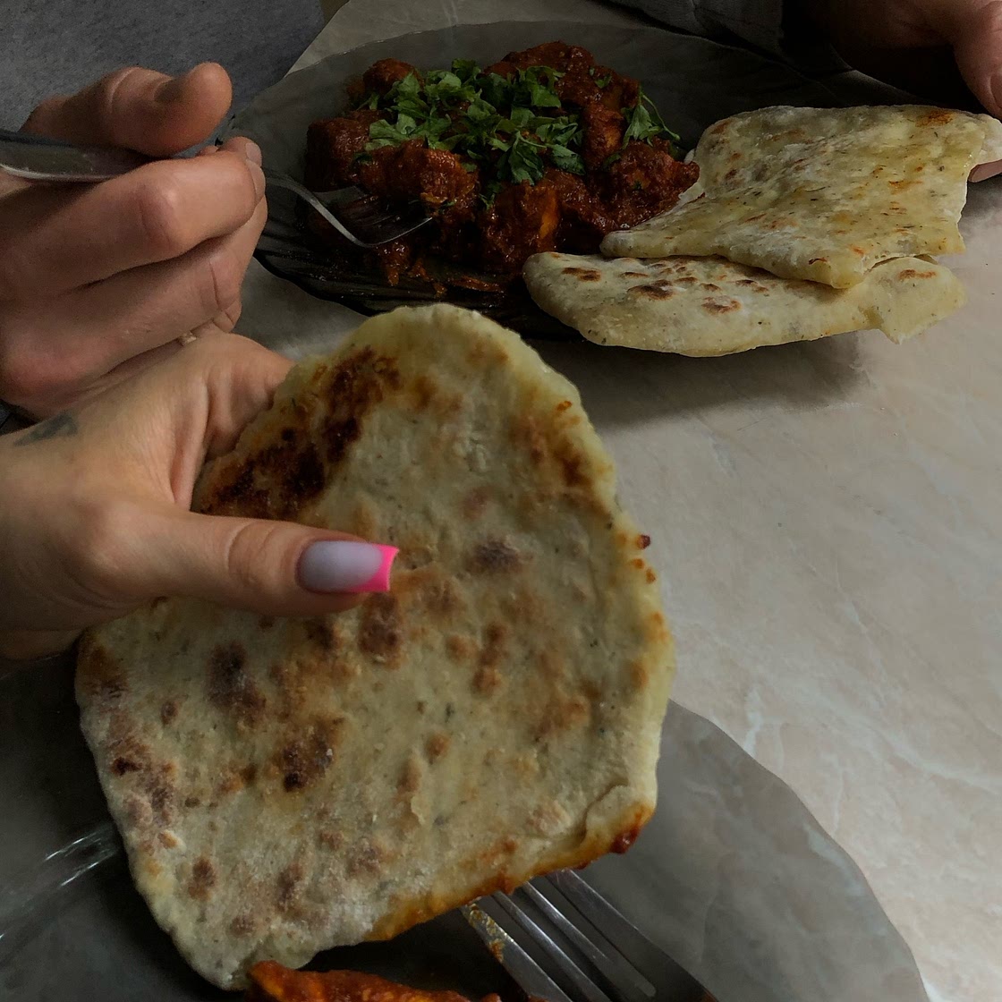 150cal Mozzarella & garlic naan