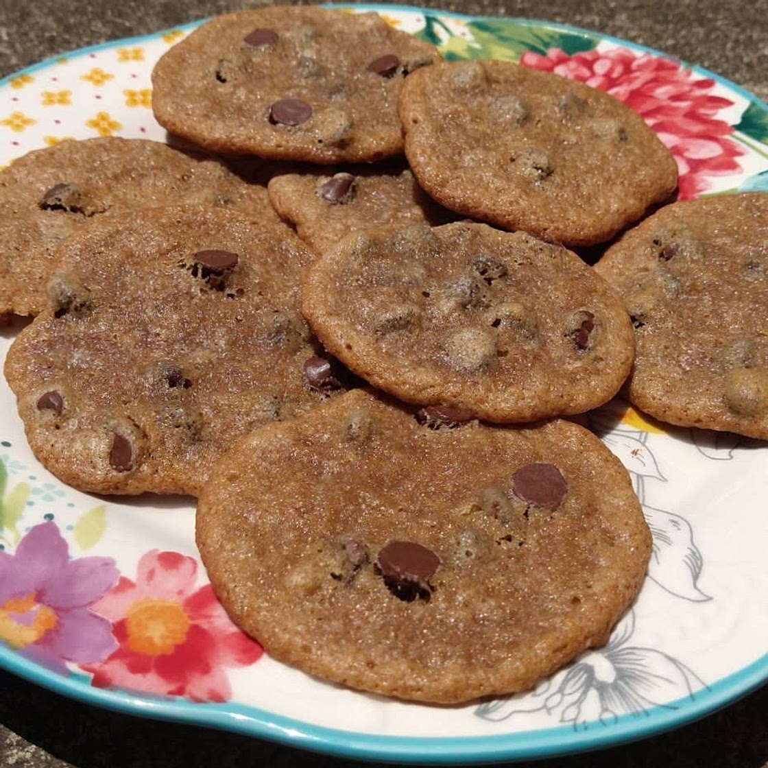Soft and Chewy Banana Chocolate Chip Cookies