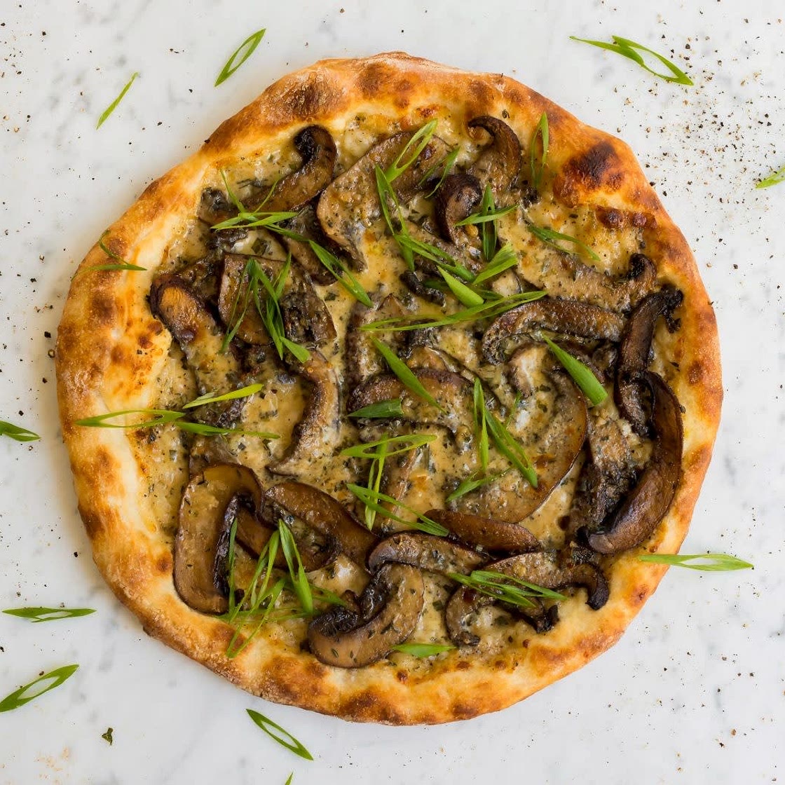 Mushroom Pizza w/ Fontina