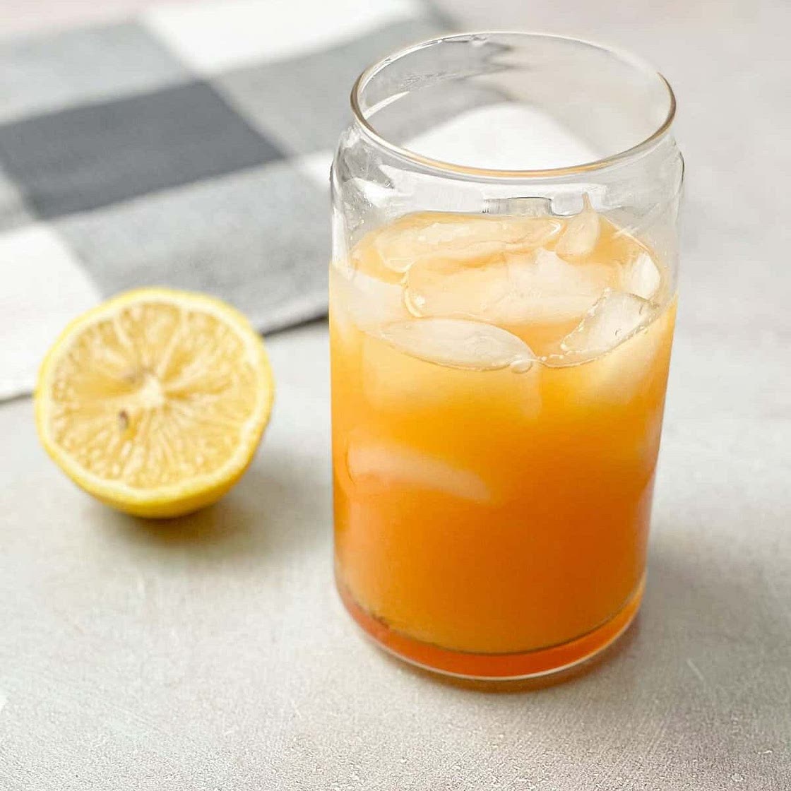 4 Ingredient Homemade Electrolyte Drink (Hydrating)