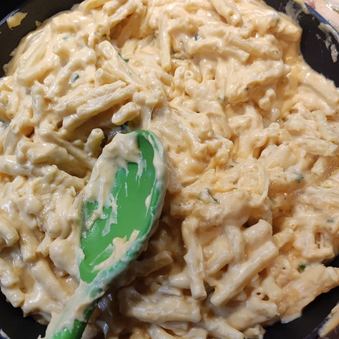 MAC AND CHEESE