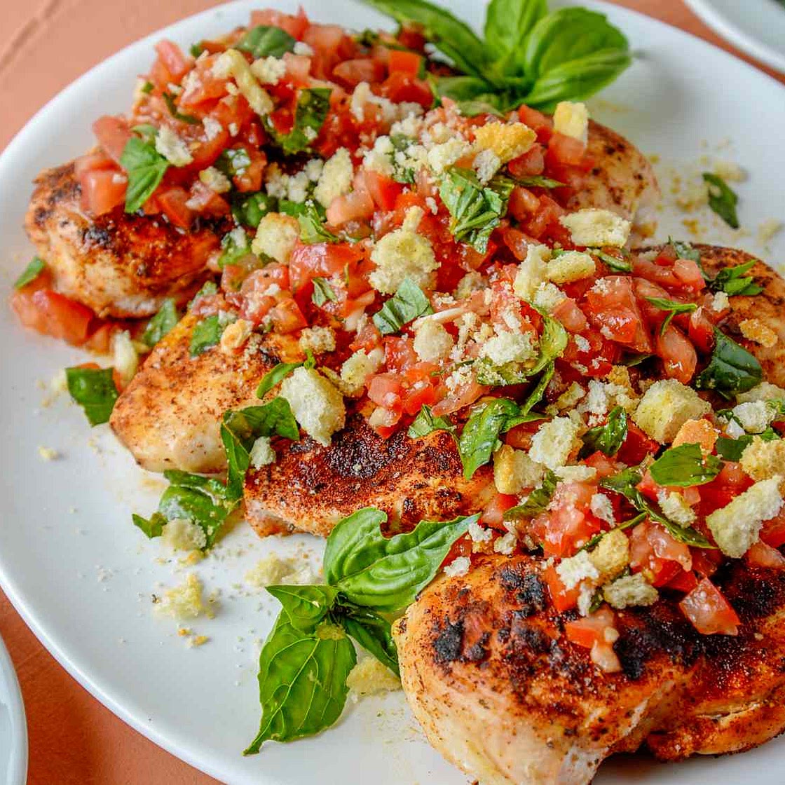 This Grilled Bruschetta Chicken Screams 'Summertime'