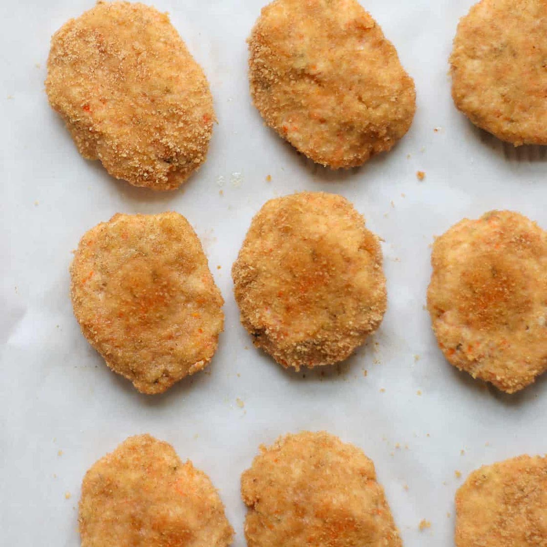 Healthy chicken nuggets with veggies