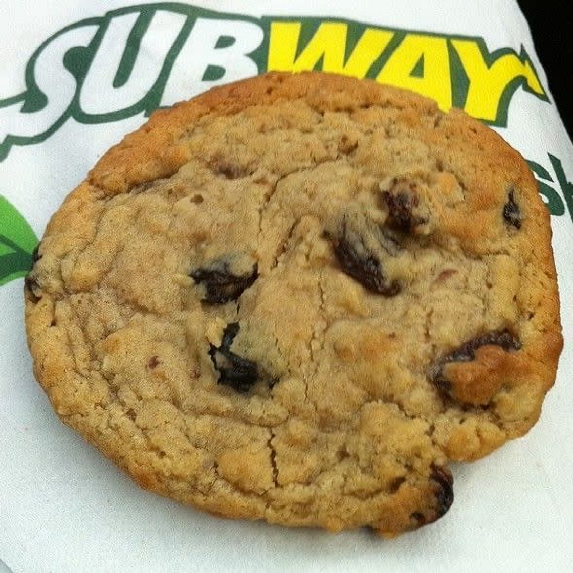 Subway taste-alike oat and raisin cookie