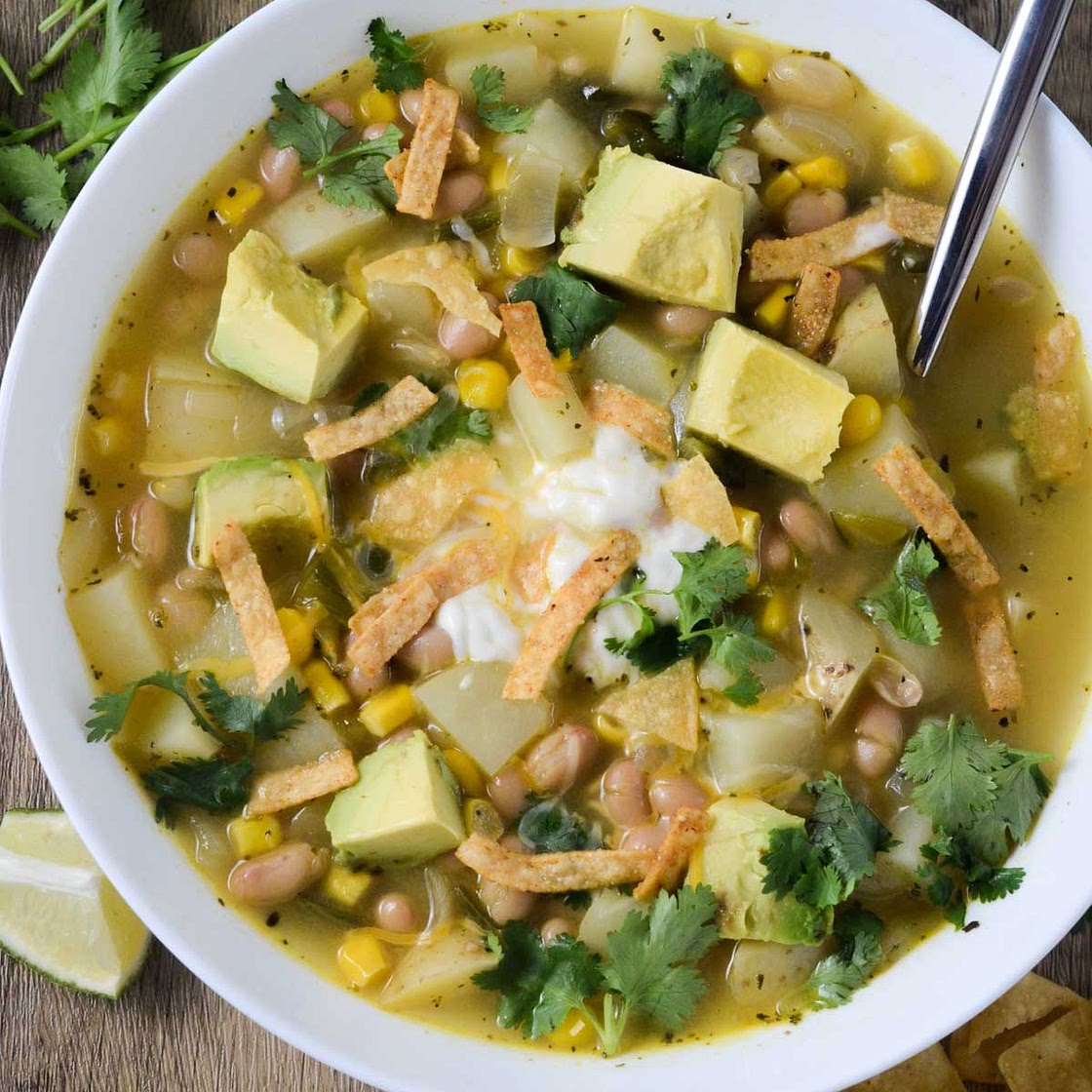 Easy One Pot White Bean Chili (Vegan)