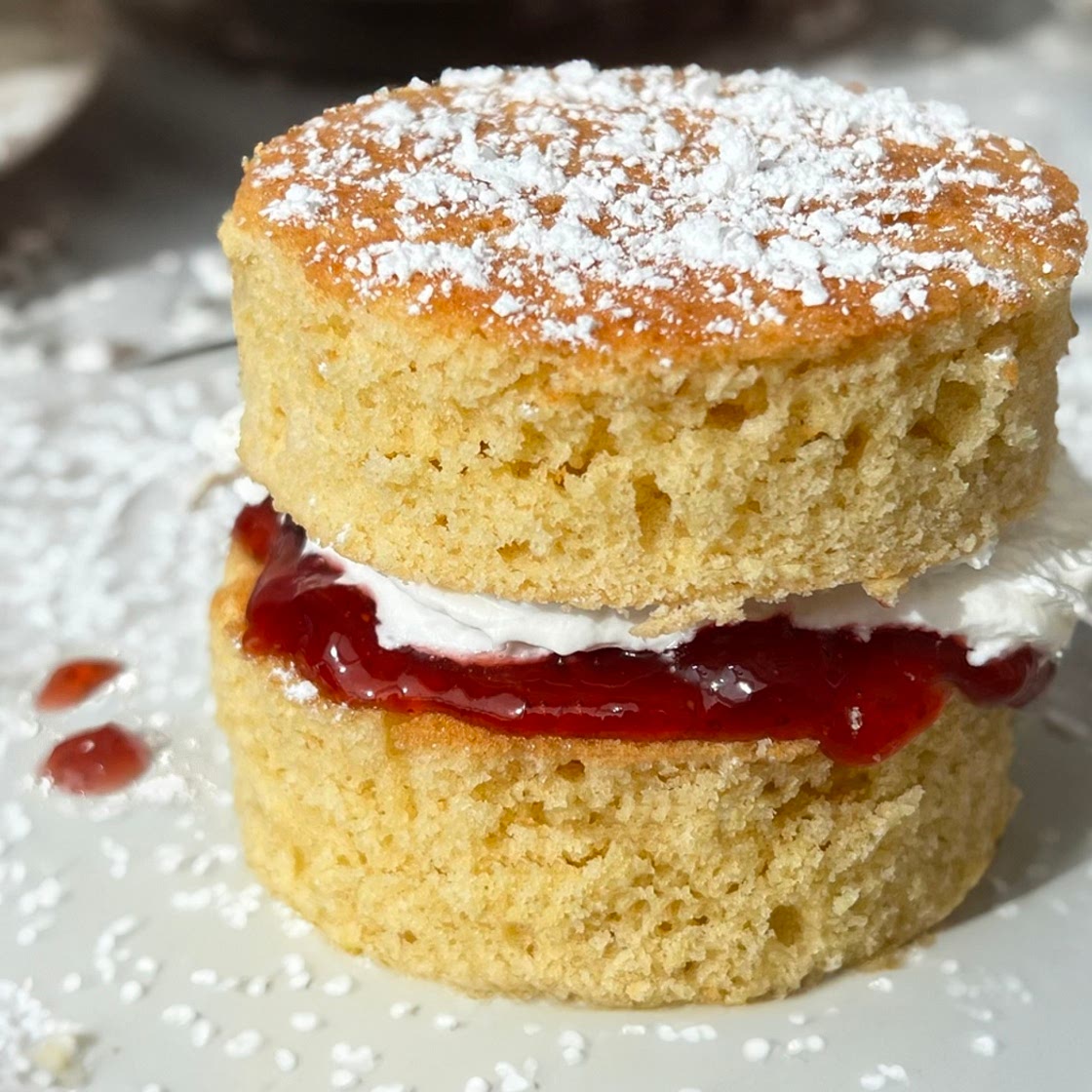 Petite Victoria Sponge Tea Cakes