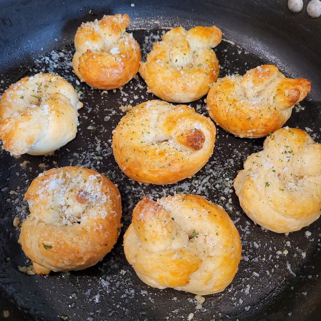 Easy Garlic Knots