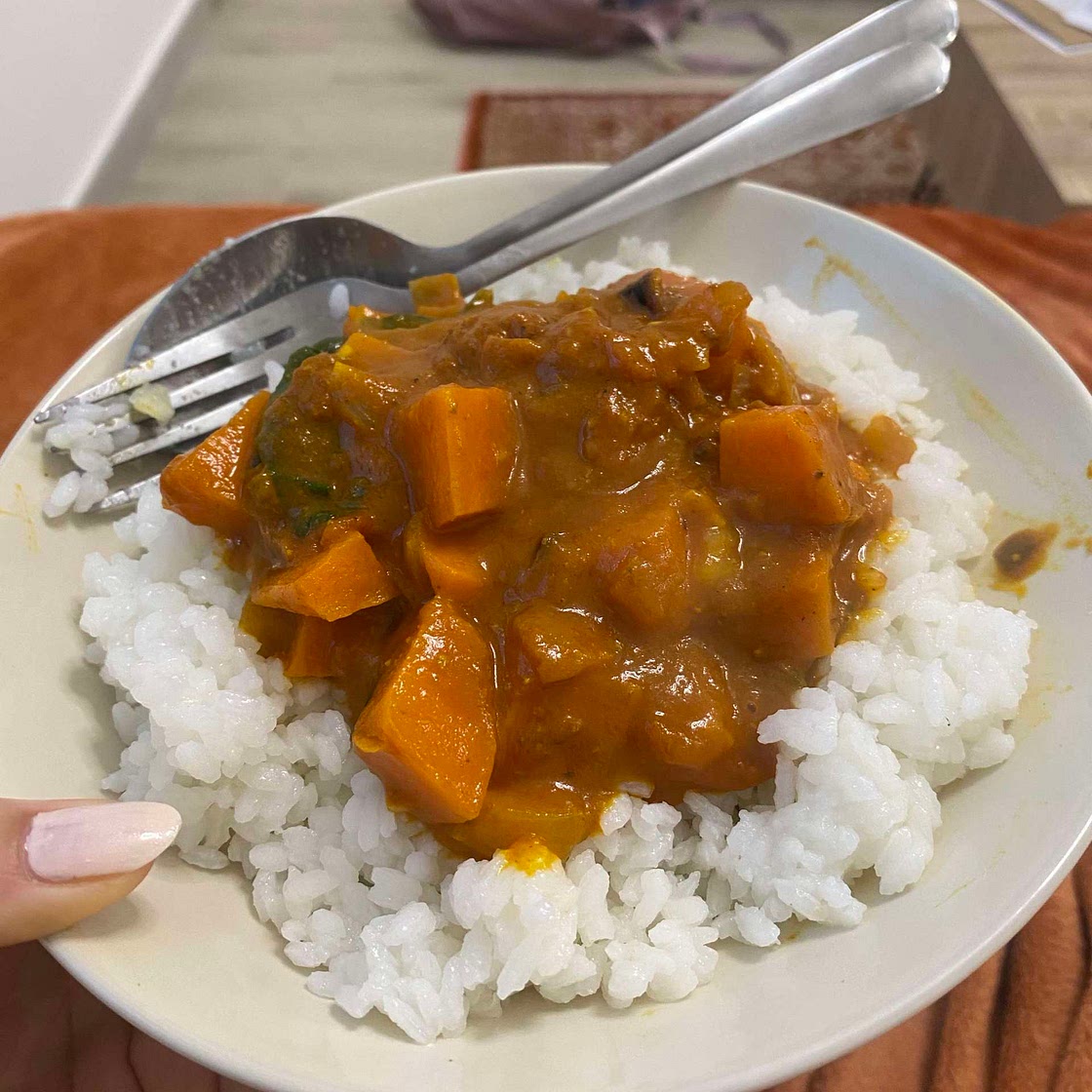 Sweet potato and spinach curry 