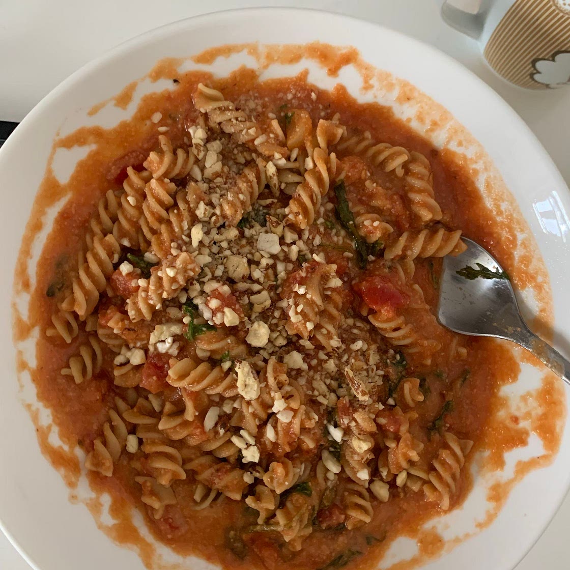 Creamy rucola tomato pasta