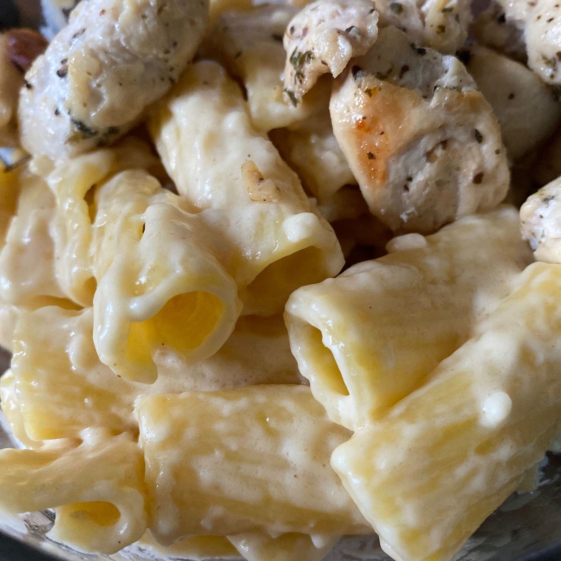 One Pot Creamy Garlic Lemon Pasta