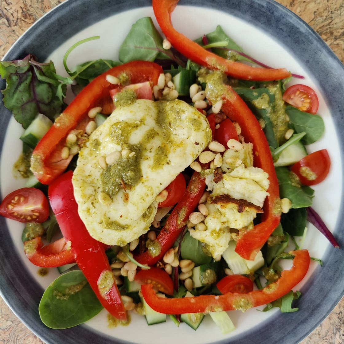 Pesto packed halloumi salad