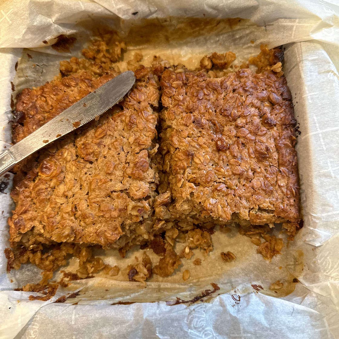 Banana Peanut Butter Oat Bake (toddler + kid-approved) - Baby Foode