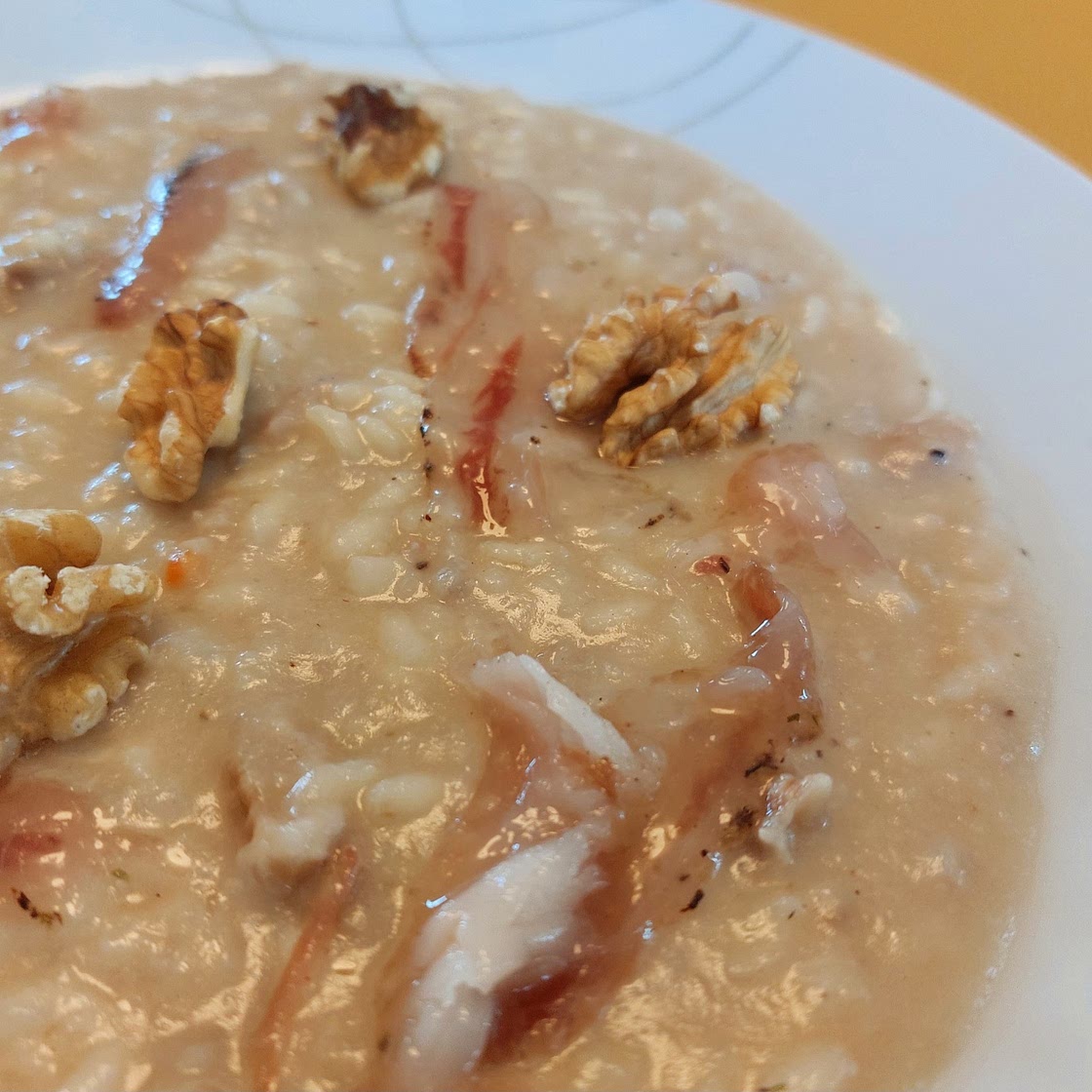 Risotto - Pecorino and cauliflower cream with lard and walnuts
