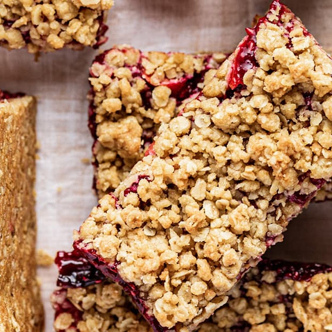 Raspberry and Peach Crumble Bars Recipe by @peachypalate