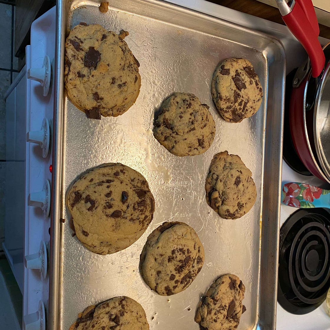 Crispy and Chewy Chocolate Chip Cookies