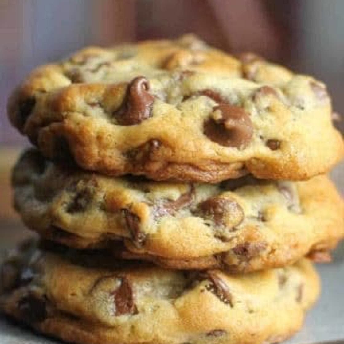 Gooey Choc Chip Cookies