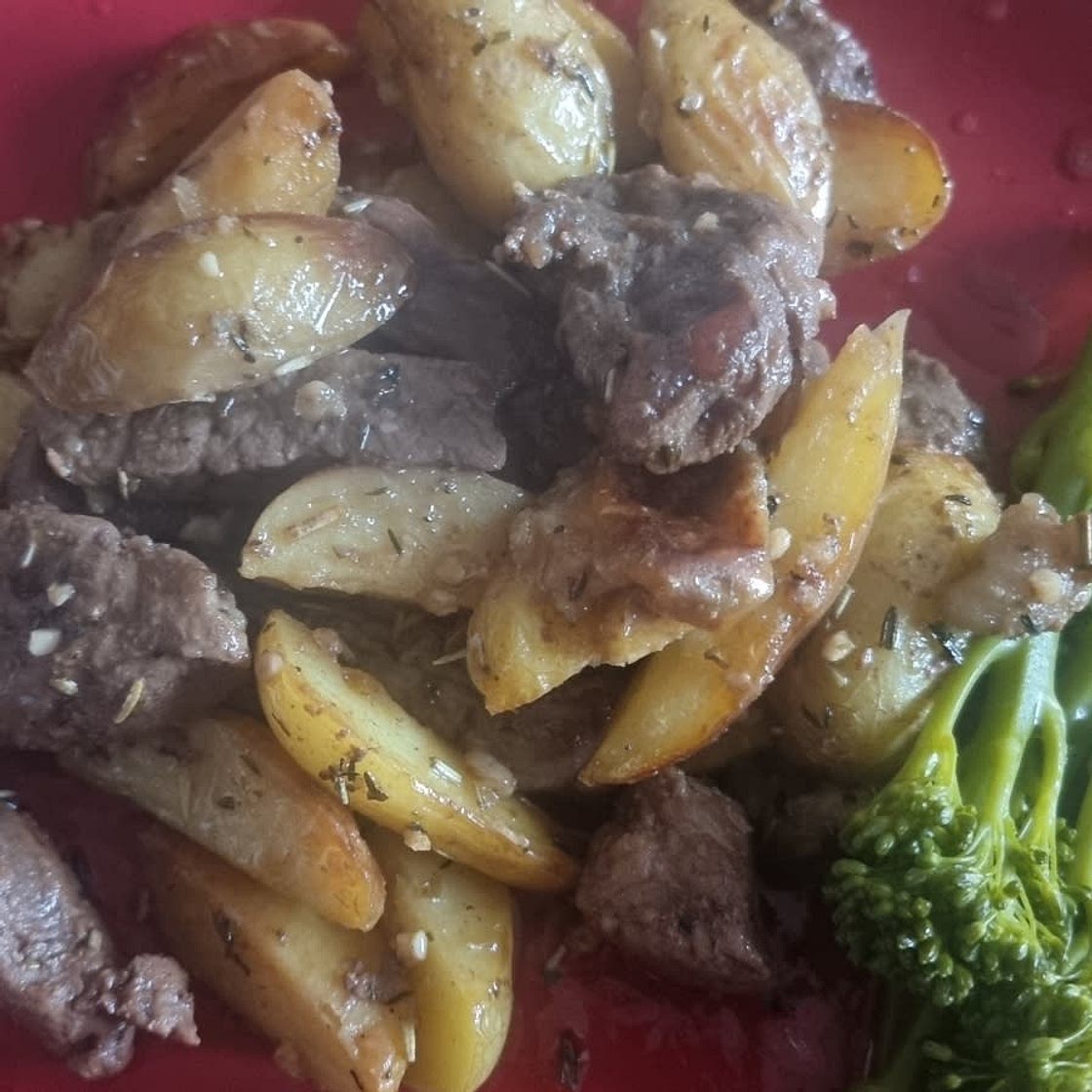 Garlic Butter Steak and Potatoes Skillet