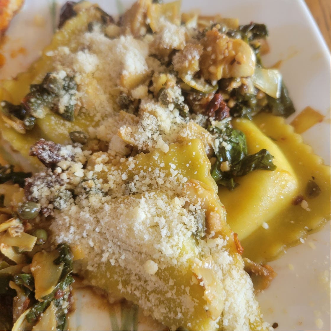 Ravioli with Artichokes Hearts, Capers, Sun-Dried Tomatoes, Spinach