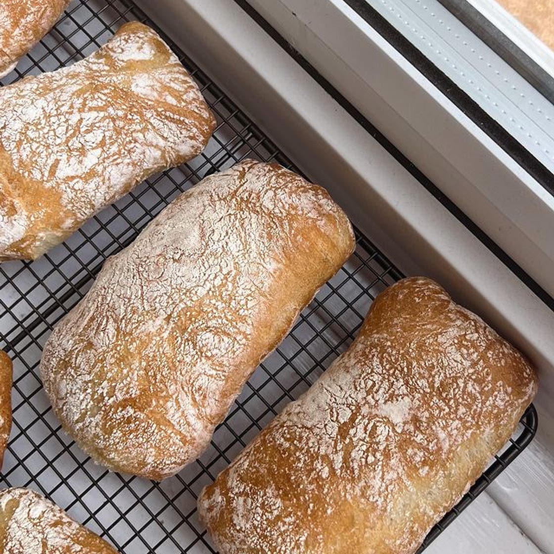 The easiest and most delicious no knead Ciabatta bread recipe! M