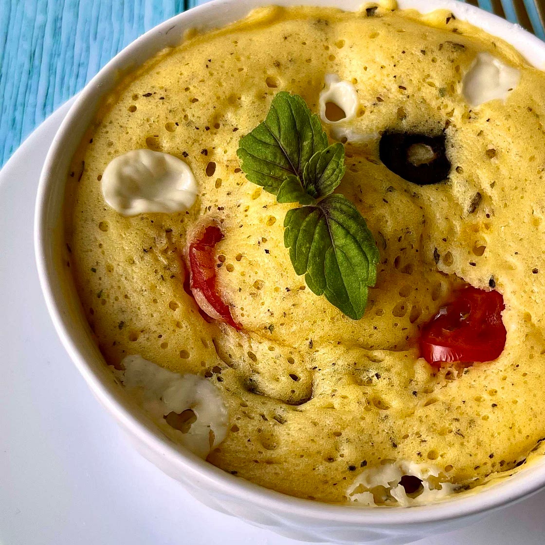 2 Minute Feta Tomato Mug-Cake 