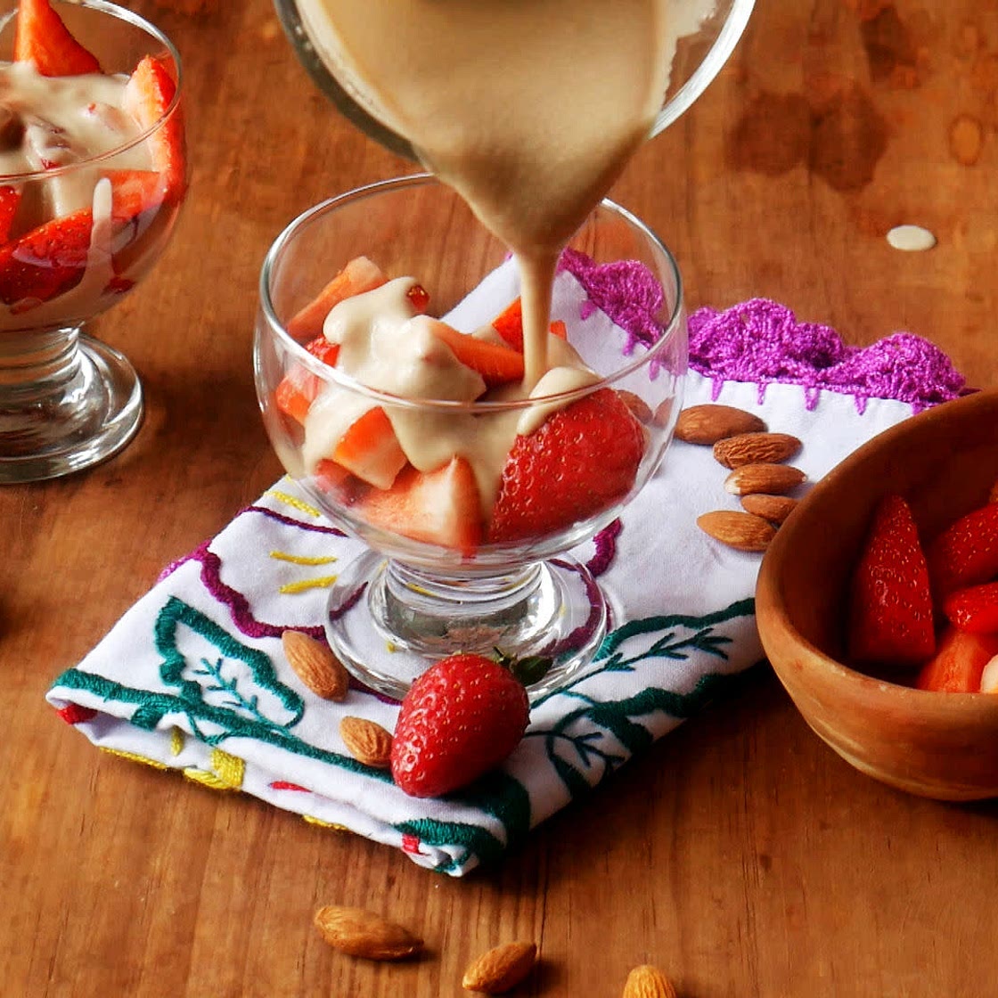 Vegan Fresas con Crema (Strawberries and Cream Dessert)