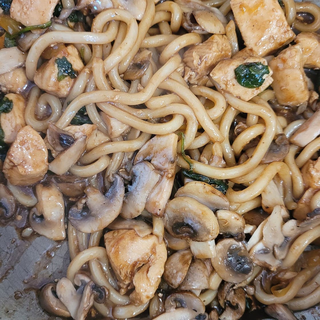 Hoisin udon with chicken & mushrooms