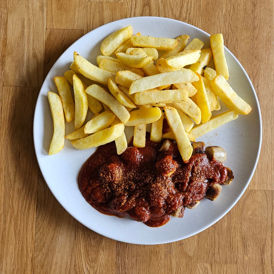 Curry-Wurst & Pommes