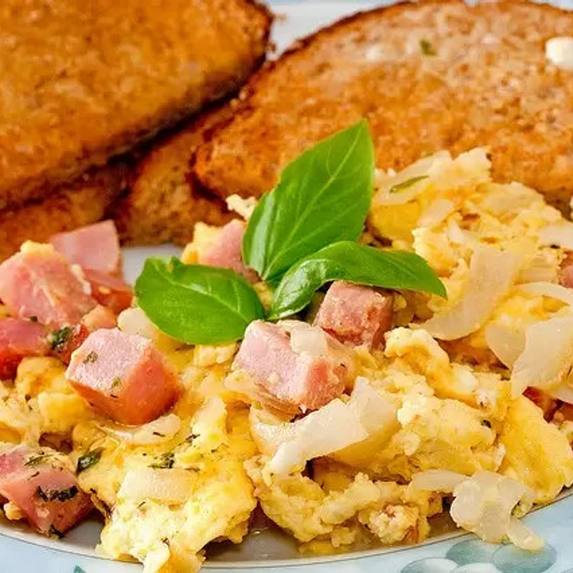 Huevo con jamón