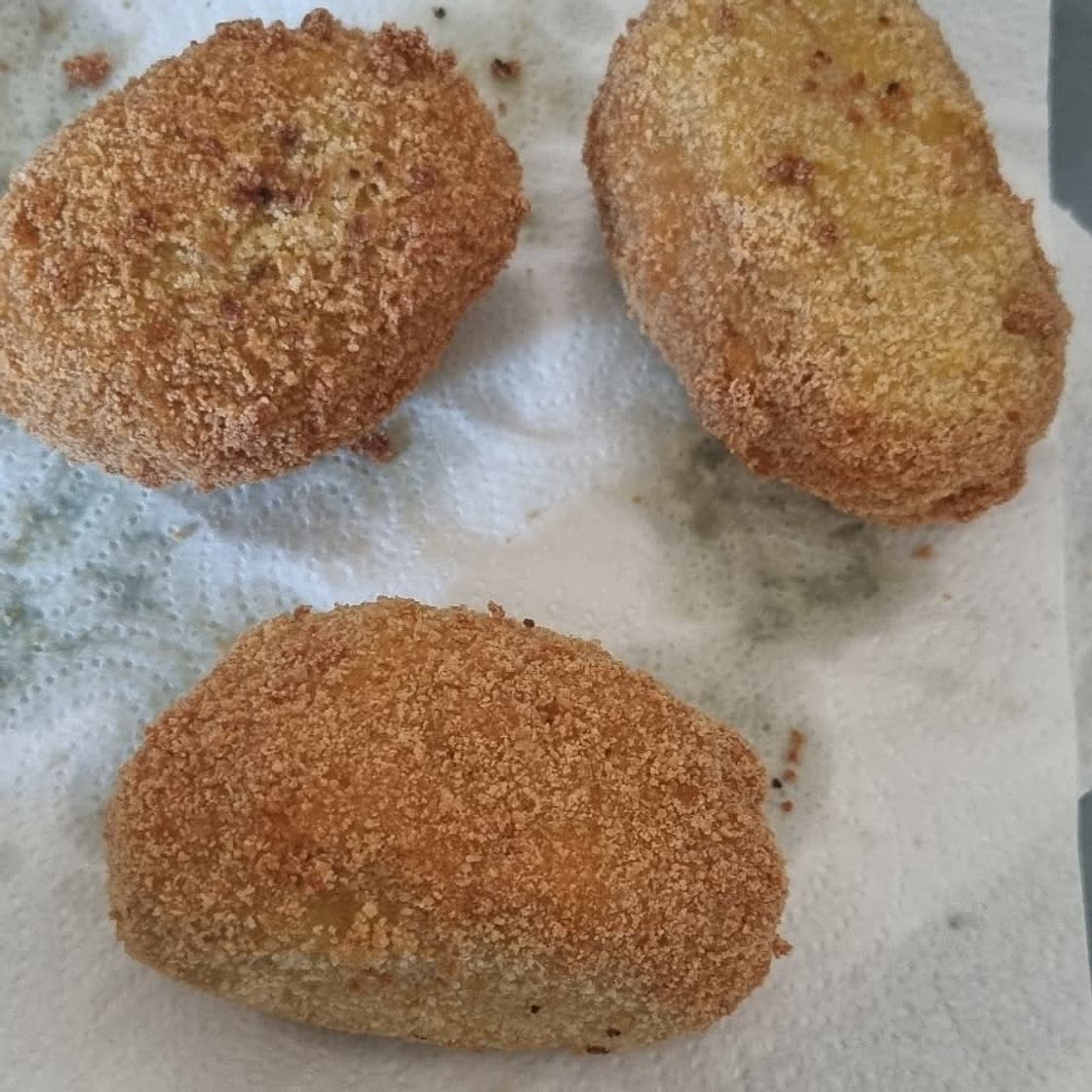 MOZZARELLA AND TOMATO SUPPLÌ