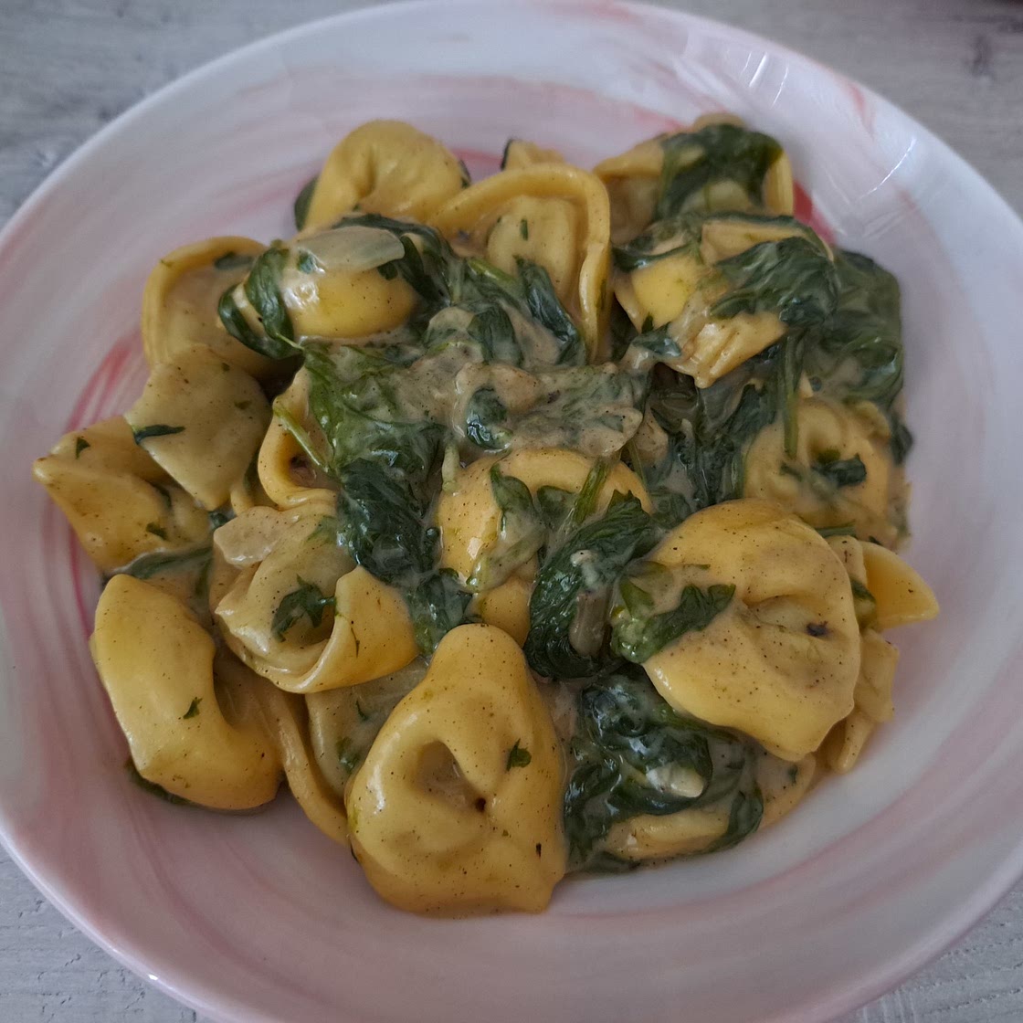 One Pot Tortellini mit Spinat