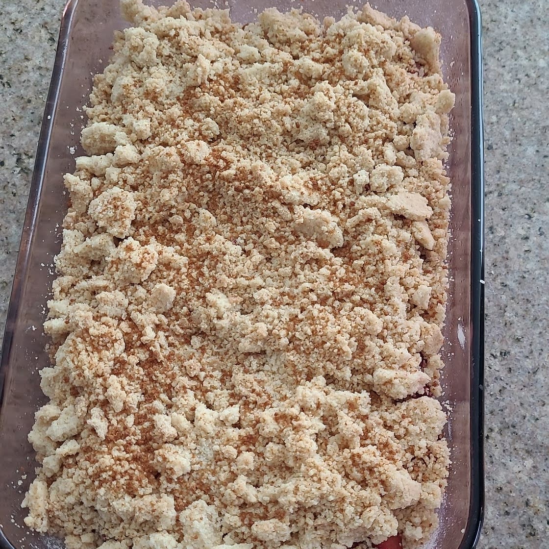 Apple & blackberry crumble