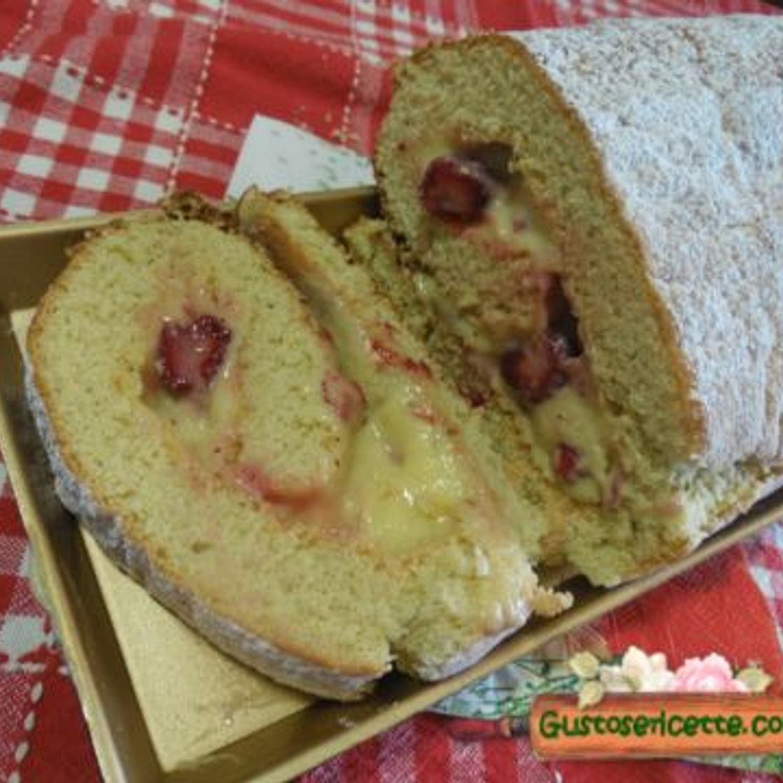 Rotolo fragoline di bosco e crema alla fava tonka