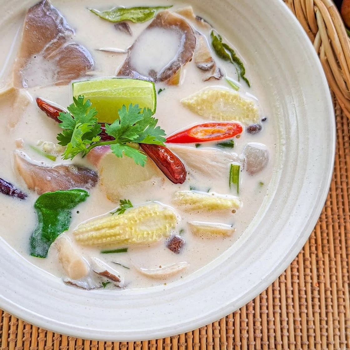 Thai Coconut Soup {Tom Kha Hed}