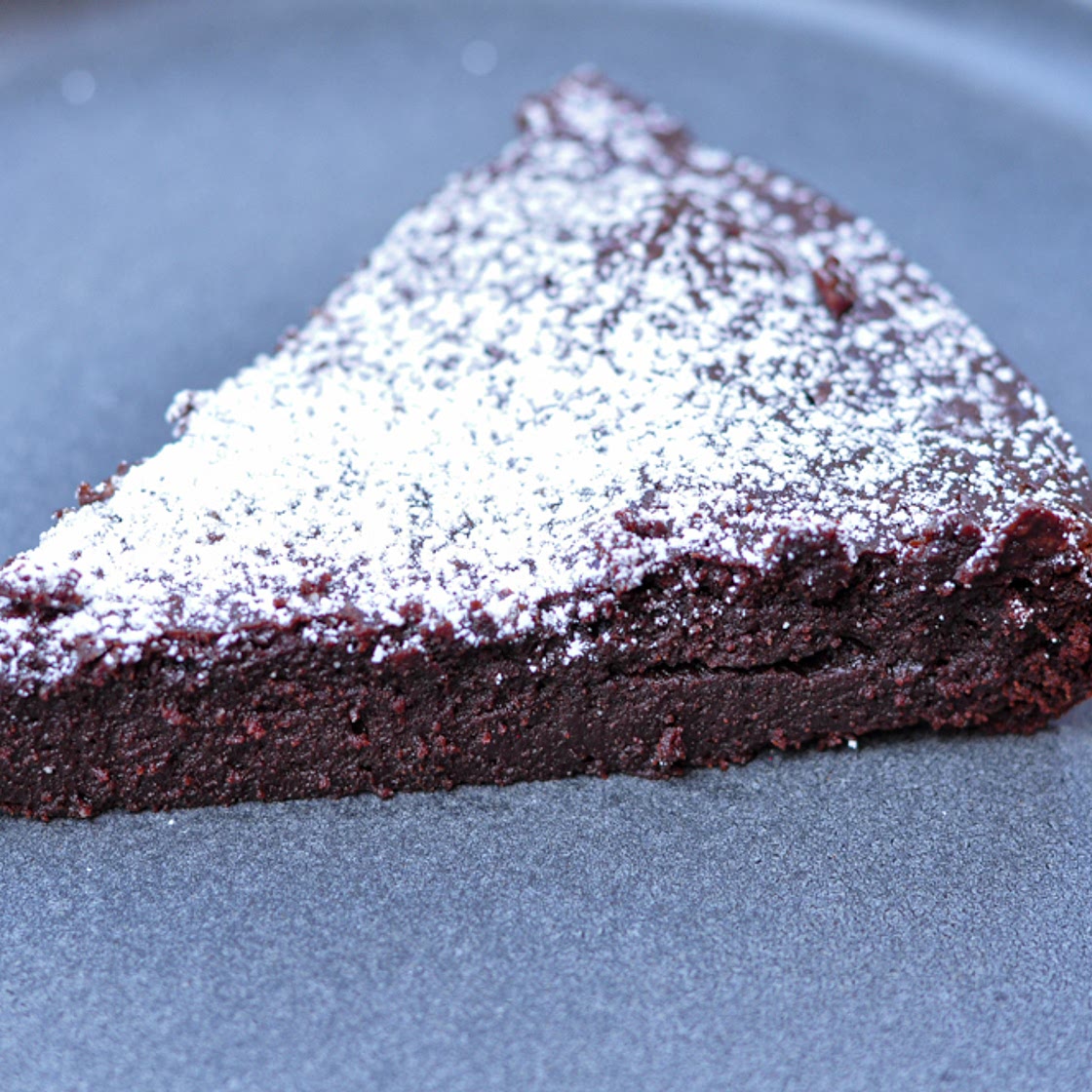 Flourless Chocolate Cake - GF / DF - Kelly's Clean Kitchen