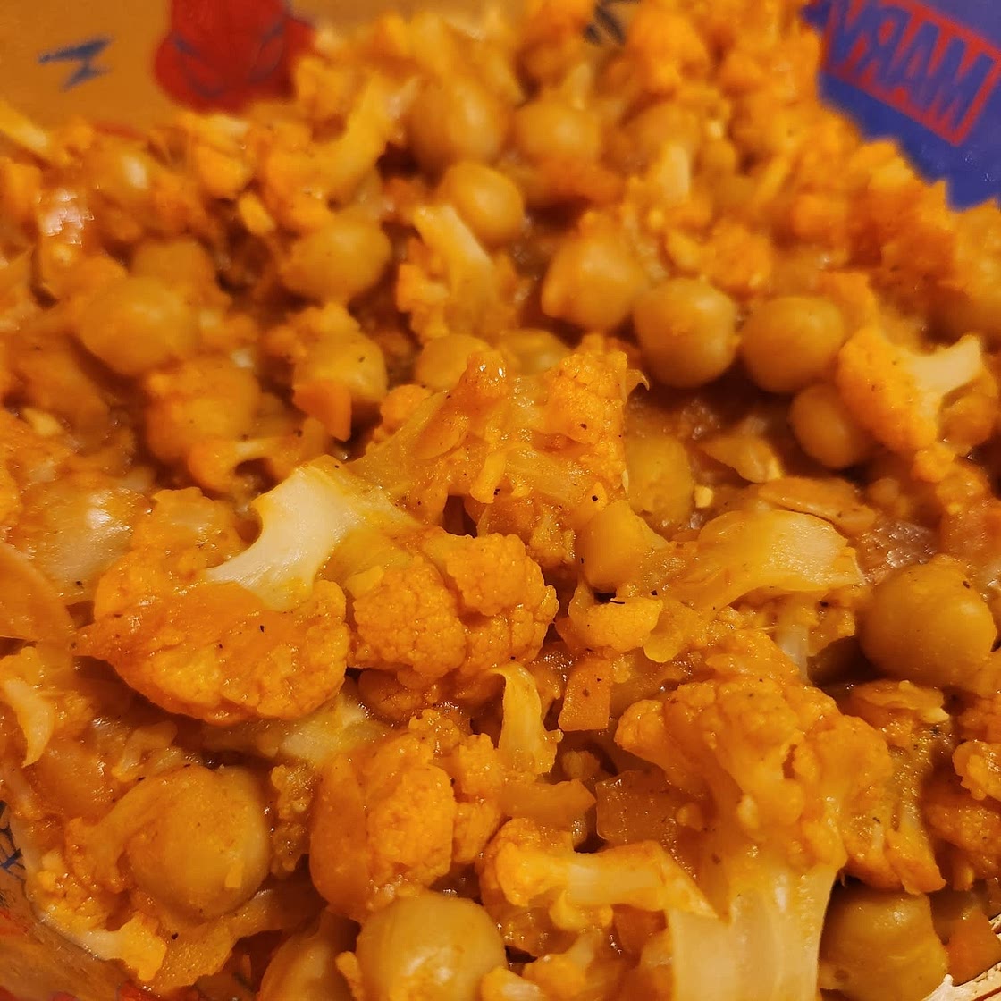 Buffalo Cauliflower Pita Pockets