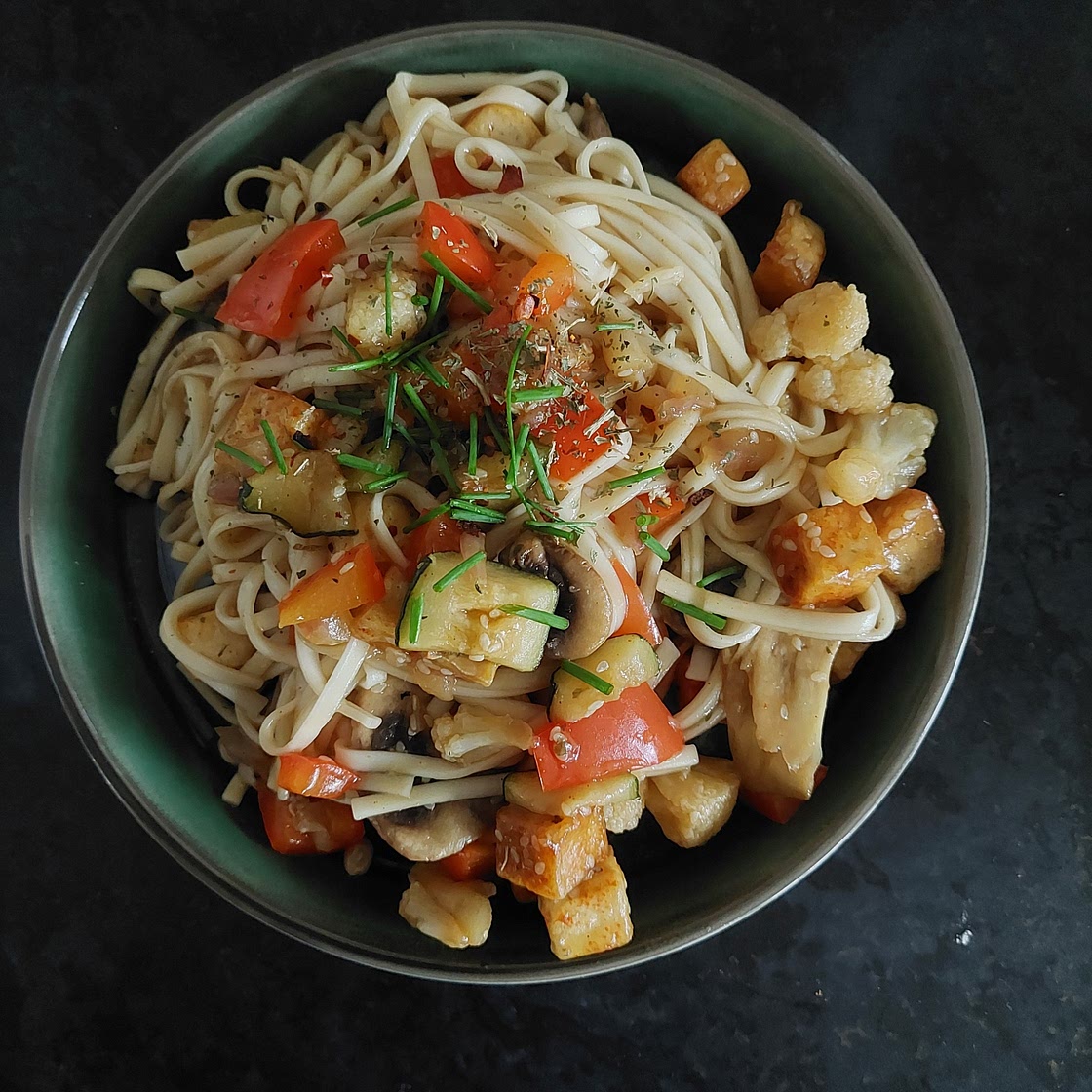 Udon smażony z tofu