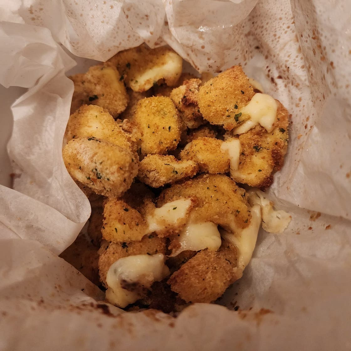 Air-Fryer Cheese Curds