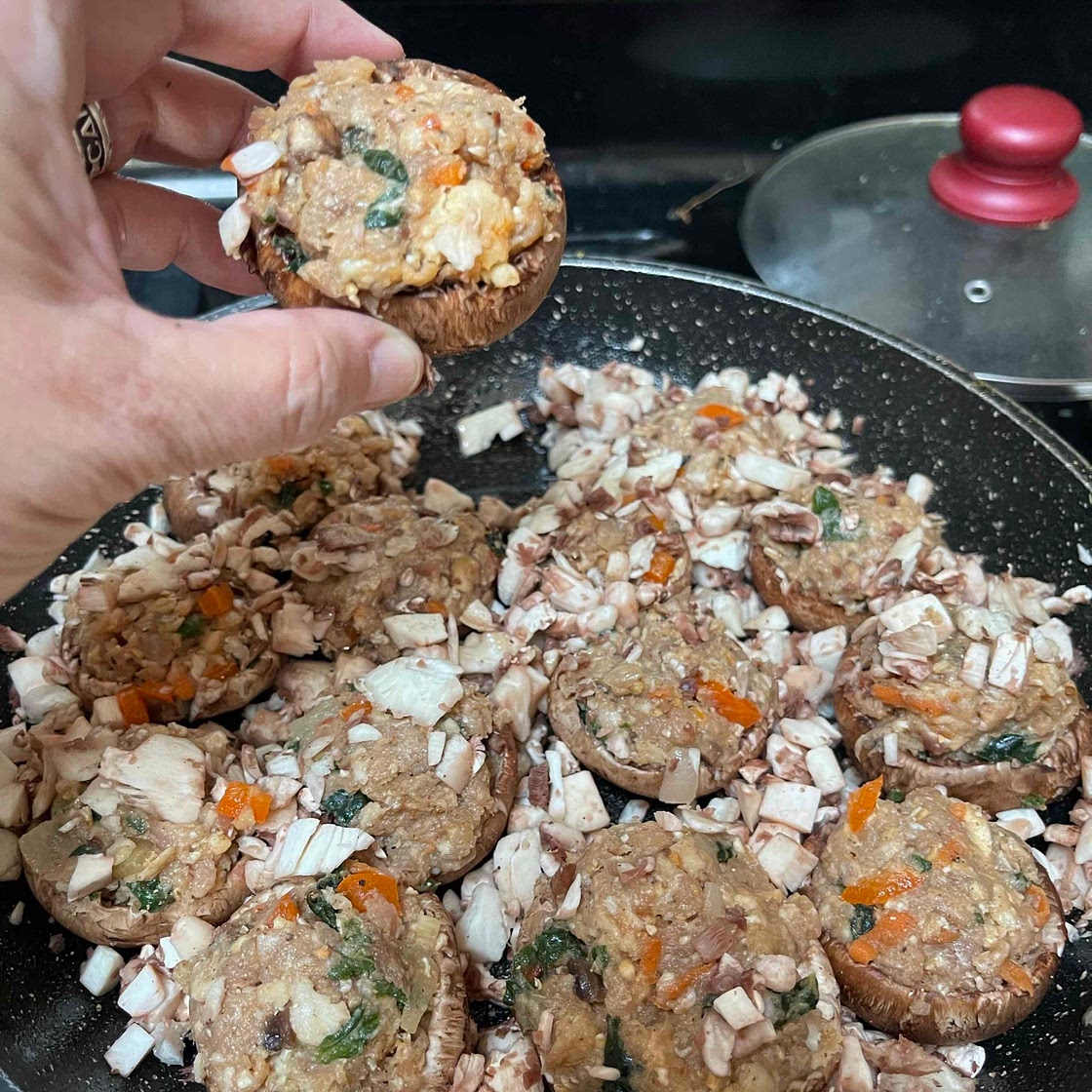 Heart healthy stuffed mushrooms using meatloaf