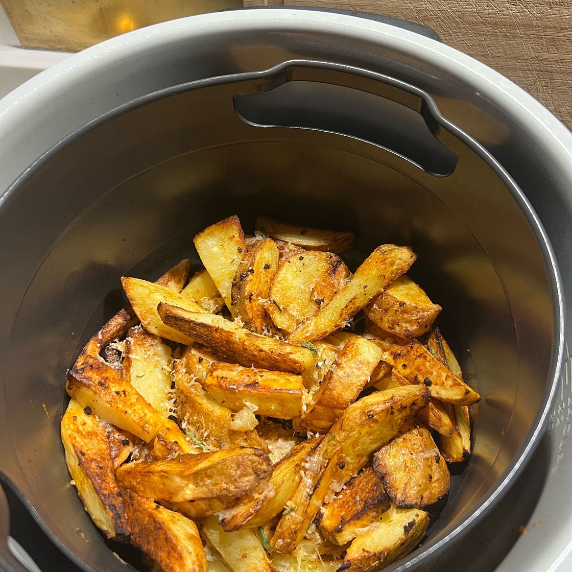 crispy Rosemary and Parmesan Potato Wedges