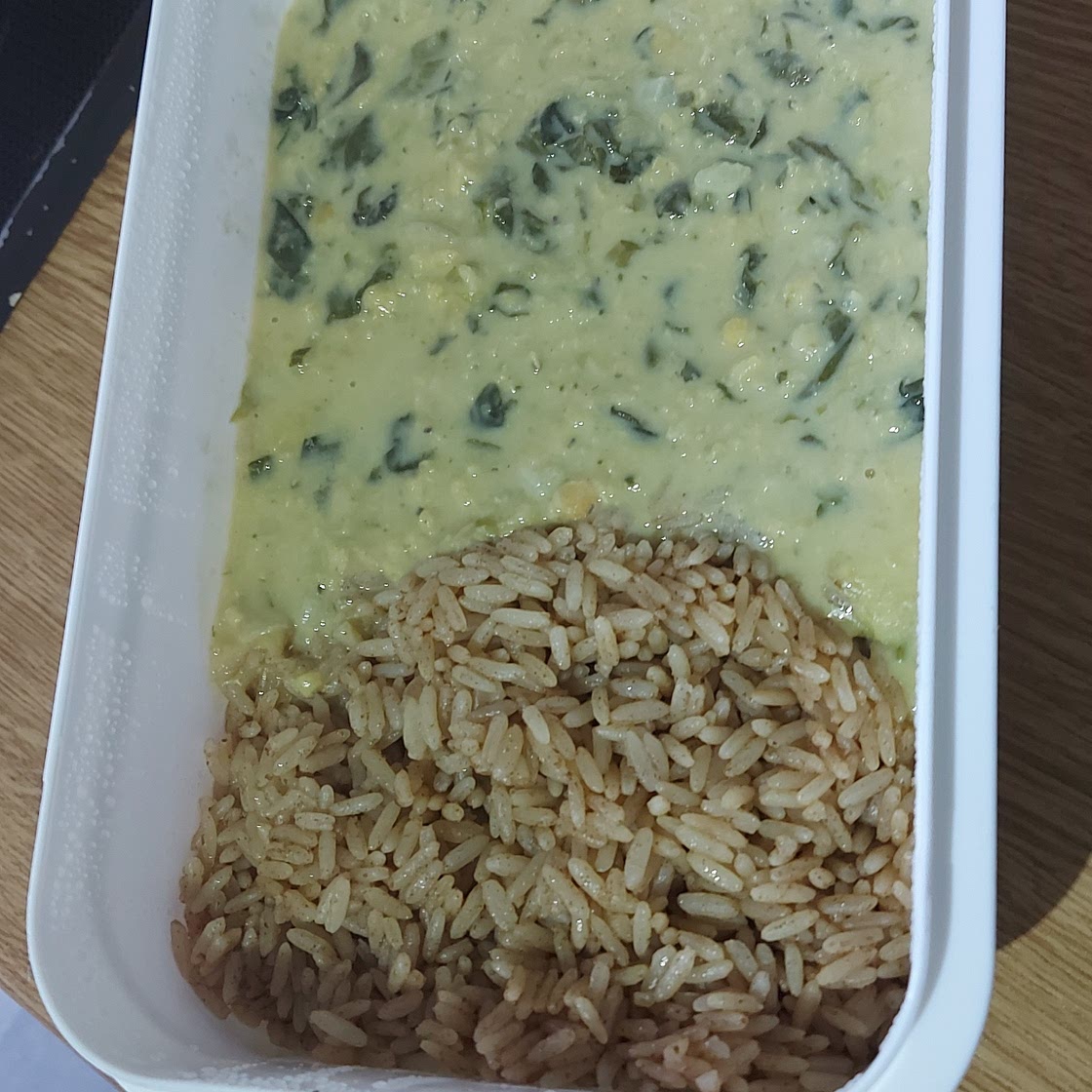 Linsen-Spinat-Kokos-Curry mit Würzreis