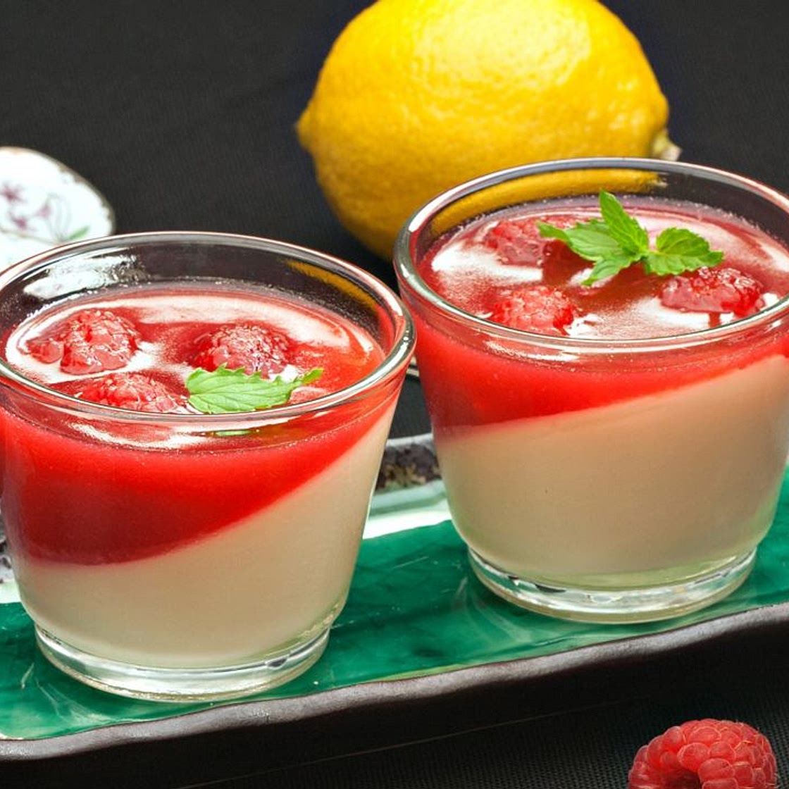 Lemon panna cotta with raspberry jelly