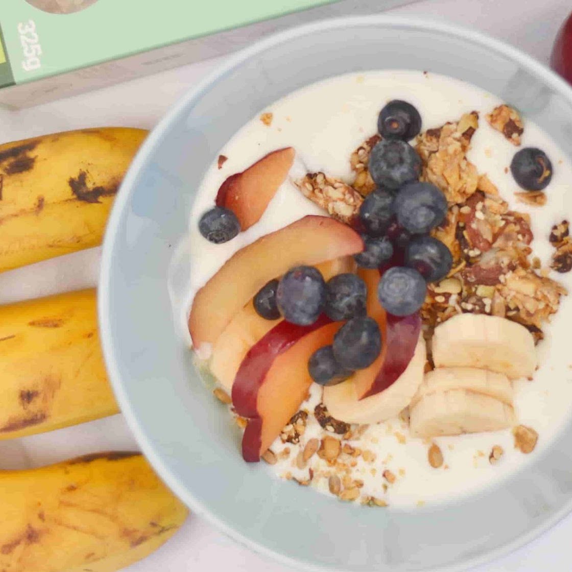 Fruta + Yogurt + Granola