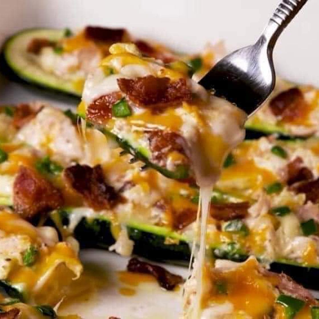 Jalepeño Popper Zucchini Boats⬇️